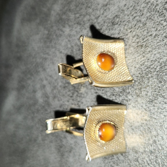 2 sets Vintage Cuff Links in GUC - Picture 2 of 6